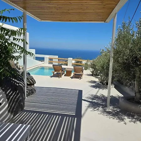 Splendour And Firostefani