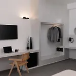 Splendour And Firostefani