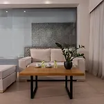 Splendour And Firostefani