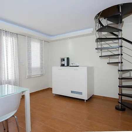 Splendour And 酒店 菲罗斯特法尼