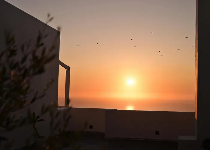 Splendour And Firostefani